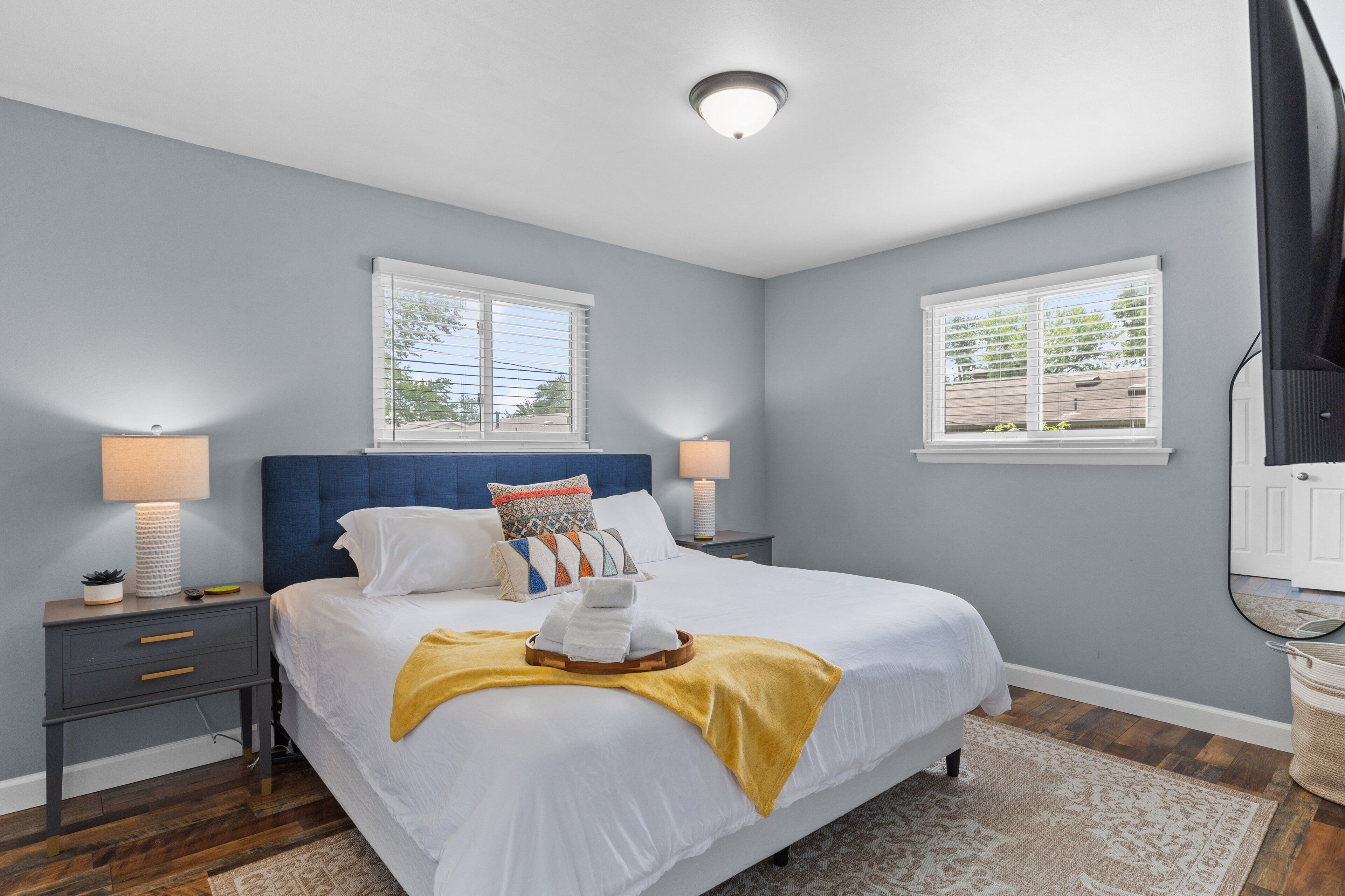 3 slaapkamers, een strijkplank/strijkijzer, wifi, beddengoed