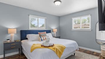 3 bedrooms, iron/ironing board, WiFi, bed sheets