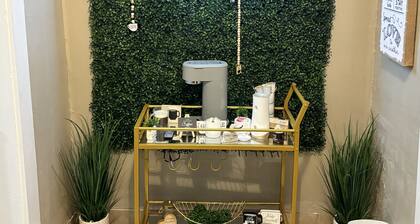 4-bedroom vacation home just 3 minutes drive to Case Western Reserve University