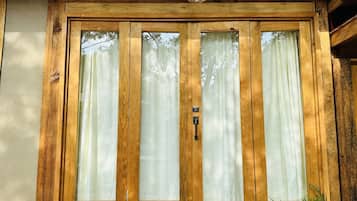 Cabaña Deluxe, 1 cama King size, baño privado, vista al jardín (BACOCHO) | Sábanas de algodón egipcio y ropa de cama de alta calidad