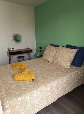 1 bedroom, free WiFi, bed sheets - Appartement avec vue sur le lac
 (Lognes)
