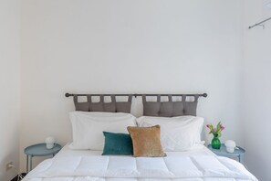 2 chambres, fer et planche à repasser, Wi-Fi, draps fournis