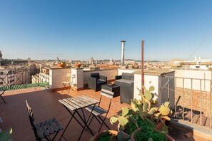 Outdoor dining - iFlat | Penthouse Overlooking Rome (Roma)