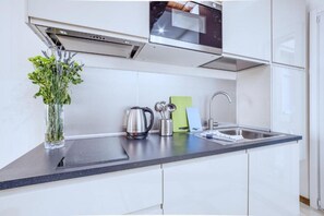 Fridge, microwave, coffee/tea maker, toaster - iFlat | Trevi's Stylish Paradise (Roma)