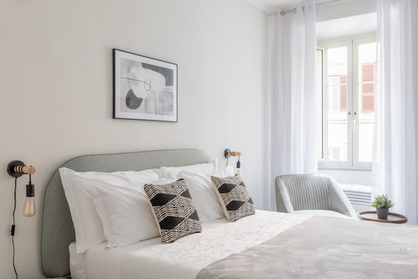 2 bedrooms, iron/ironing board, WiFi
