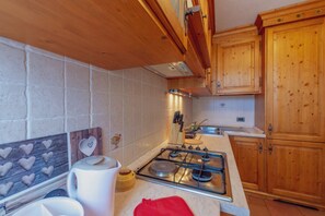 Fridge, oven, dishwasher, toaster