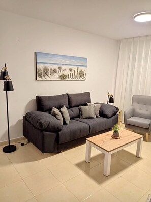 Smart TV, books - Apartamento Playasol Denia (Dénia)