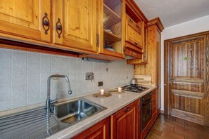 Geladeira, fogão, cooktop, lava-louças