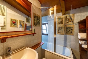 Secador de pelo, bidet