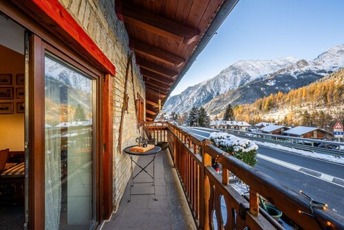 CASA DORETTA - Mountain view, fireplace, and comfort