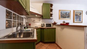 雪櫃、焗爐、爐具