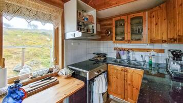 Fridge, dishwasher, coffee/tea maker