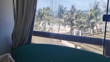 Hypo-allergenic bedding, laptop workspace, iron/ironing board, free WiFi