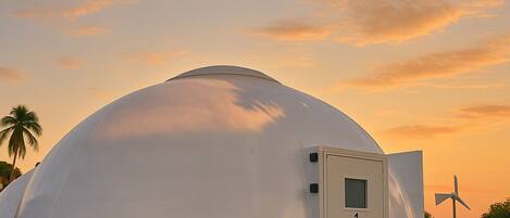 المنشأة من الخارج