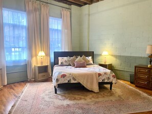 1 bedroom, desk, iron/ironing board, free WiFi