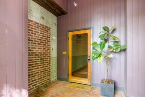 Interior - Downtown Lynchburg, Vault Loft, 1,500 sq. ft., Va (Lynchburg)