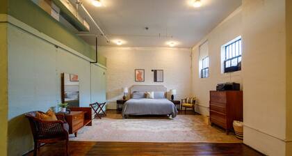 Downtown Lynchburg, Vault Loft, 1,500 sq. ft., Va