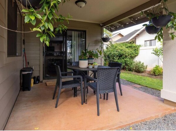 Outdoor dining