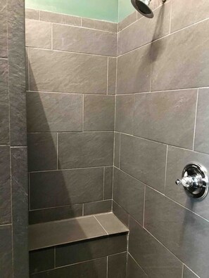 Hårtørrer, håndklæder