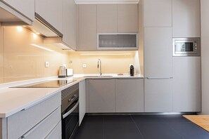 Private kitchen - Cortes Apartment in Lisbon Historic (Lisbon)