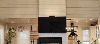 JonBie Maisons Daufuskie Sea Witch.  Golf cart included with booking.