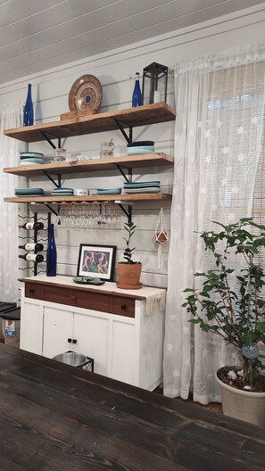 Interior - JonBie Daufuskie Sea Witch.  Golf cart included with booking. (Daufuskie Island)