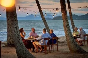 Outdoor dining - Coral Coast Haven – Walk to the Beach | 2BR, Coral Coast Haven (Palm Cove)