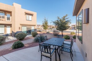 House, Multiple Beds (Pet-Friendly Paradise) | Terrace/patio