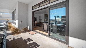 Ferienhaus, Mehrere Betten (Living On The Ledge) | Balkon