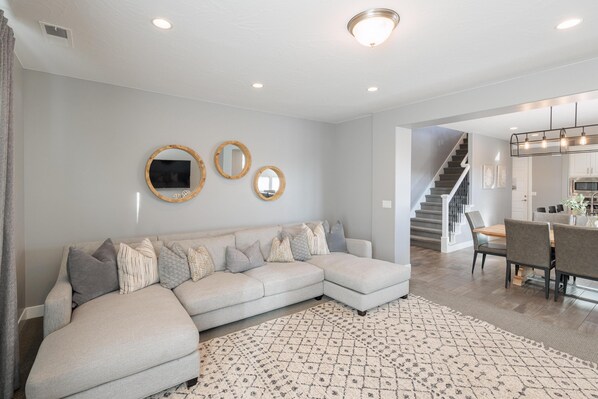 Nhà liên kế, nhiều giường (Poolside Playground) | Khu phòng khách