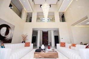 Interior - The Majestic Villa: Secluded, Heated Pool, Central (Marrakech)