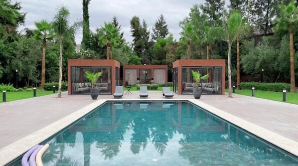A heated pool - The Majestic Villa: Secluded, Heated Pool, Central (Marrakech)
