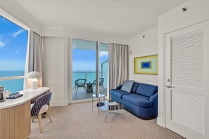 Smart TV - Junior Suite Direct Ocean View Fontainebleau (Miami Beach)