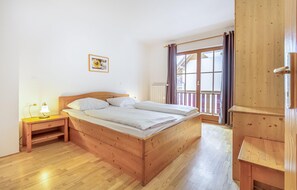 2 bedrooms, in-room safe, free WiFi, bed sheets
