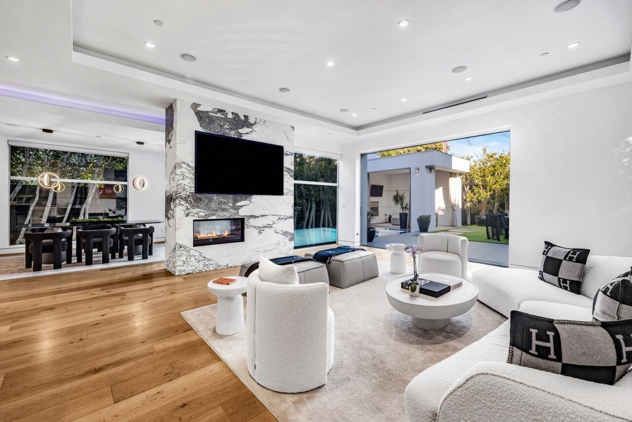DESIGNER WEST HOLLYWOOD VILLA with 4 Bedrooms, Pool & Spa