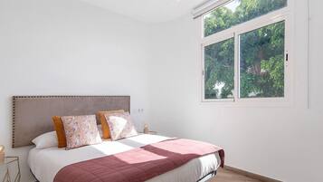 1 slaapkamer, een strijkplank/strijkijzer, gratis wifi, beddengoed