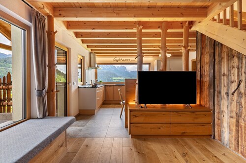 Appartement 'Weirerhof Lebm Gspiarn' avec vue sur les montagnes, terrasse privée et Wi-Fi