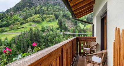 Apartment 'Weirerhof Lebm Gspiarn' with Mountain View, Private Terrace and Wi-Fi