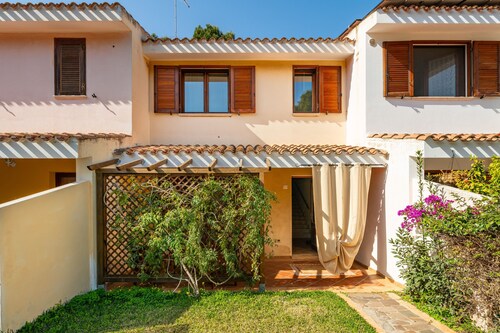 Holiday Home 'Sole E Mare' with Private Terrace, Private Garden and Air Conditioning