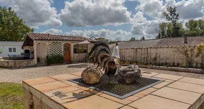 Maison 'Les Roses De Jonzac' mit privatem Pool, privater Terrasse und WLAN