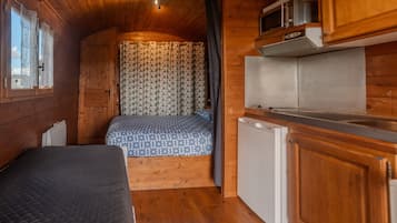 12 habitaciones, tabla de planchar con plancha y wifi gratis