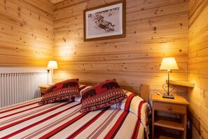 3 bedrooms, iron/ironing board, free WiFi