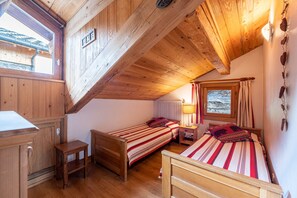 4 camere, ferro/asse da stiro, Wi-Fi gratuito