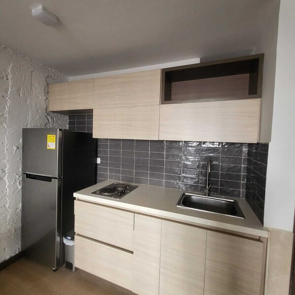 Private kitchen - 4. Calido Apartaestudio, Casa Azul Manizales Caldas, Colombia (Manizales)