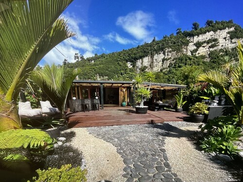 The Bamboo Bungalow Karamea West Coast New Zealand