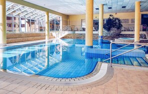 Piscine intérieure
