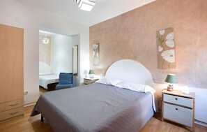 3 bedrooms, free WiFi, bed sheets