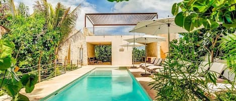 Utomhuspool