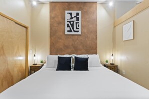 1 habitación, escritorio, tabla de planchar con plancha y wifi 