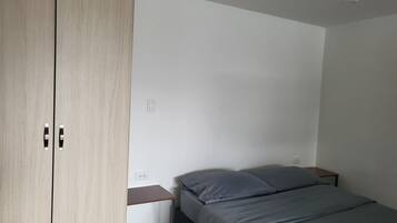 1 bedroom, iron/ironing board, WiFi, bed sheets